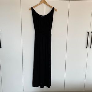 One Love Clothing Los Angeles.  Black Maxi Dress Size S